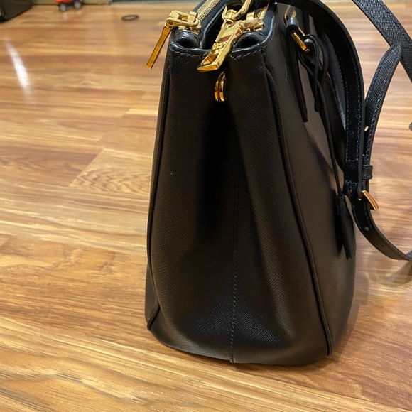 Black Saffiano Prada - medium size - Picture 5 of 12